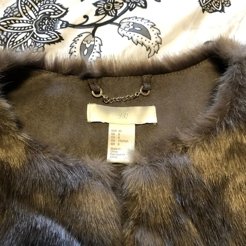 H&M faux fur vest - Picture 5 of 8